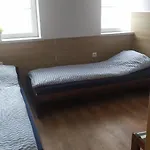 Gościnne Z łazienkami Przy Wrocławiu, Darmowy Parking Hostel