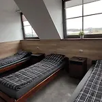 Gościnne Z łazienkami Przy Wrocławiu, Darmowy Parking