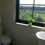 Gościnne Z łazienkami Przy Wrocławiu, Darmowy Parking Hostel Długotęka
