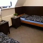 Hostel Gościnne Z łazienkami Przy Wrocławiu, Darmowy Parking