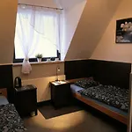 Gościnne Z łazienkami Przy Wrocławiu, Darmowy Parking