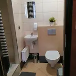 Hostel Gościnne Z łazienkami Przy Wrocławiu, Darmowy Parking Długotęka