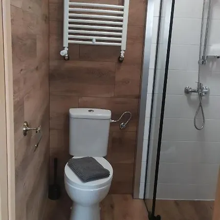 Goscinne Z Lazienkami Przy Wroclawiu, Darmowy Parking *