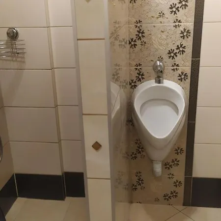 Goscinne Z Lazienkami Przy Wroclawiu, Darmowy Parking * Długotęka