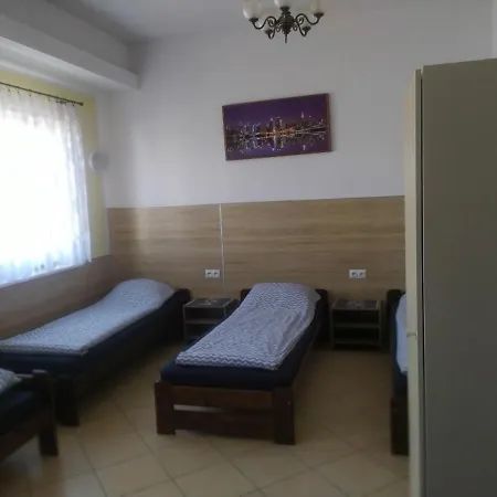 Albergue Hostel Byków Wrocławska *