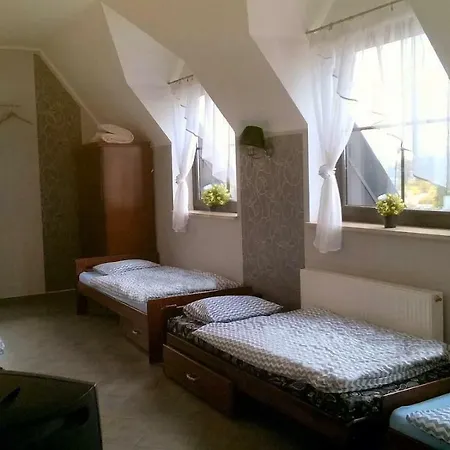 Goscinne Z Lazienkami Przy Wroclawiu, Darmowy Parking Hostel *