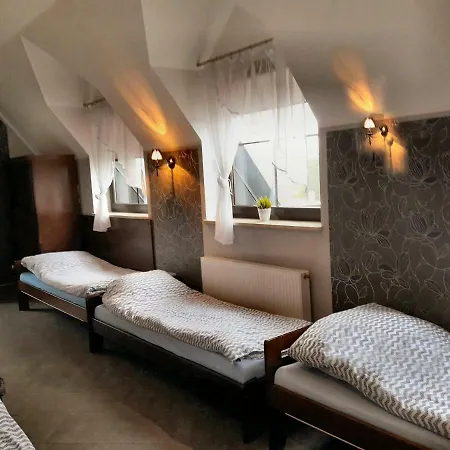 Hostel Goscinne Z Lazienkami Przy Wroclawiu, Darmowy Parking