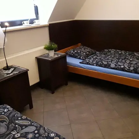 Hostel Goscinne Z Lazienkami Przy Wroclawiu, Darmowy Parking