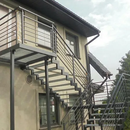 Goscinne Z Lazienkami Przy Wroclawiu, Darmowy Parking Długotęka