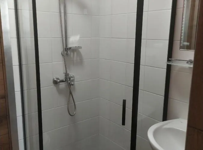 Hostel Gościnne Z łazienkami Przy Wrocławiu, Darmowy Parking Długotęka