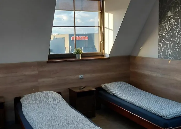 Gościnne Z łazienkami Przy Wrocławiu, Darmowy Parking Hostel Długotęka