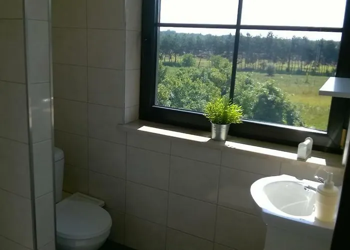 Gościnne Z łazienkami Przy Wrocławiu, Darmowy Parking Hostel Długotęka