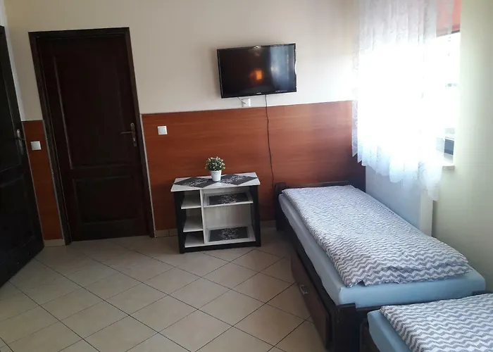 Hostel Gościnne Z łazienkami Przy Wrocławiu, Darmowy Parking